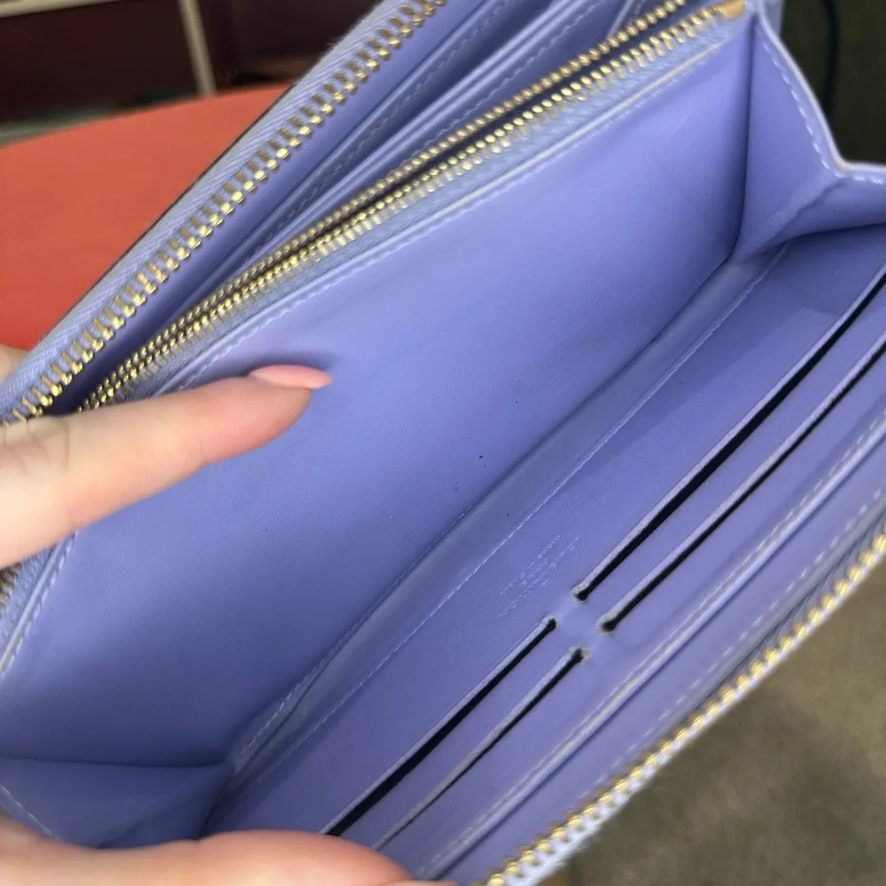 Louis Vuitton Zippy Vernis Lilac